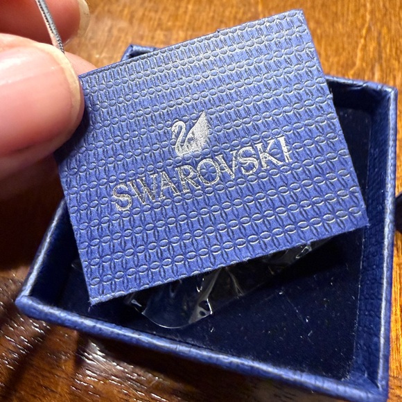 NEW Swarovski Idyllia ring Mixed cuts Flower blue Gold-tone plated Size 7 Box - Picture 9 of 9